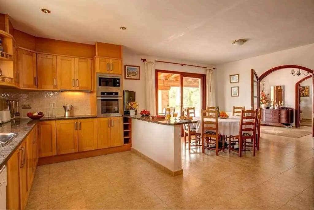 Can Lari Chalet Vall-Llobrega 0*,