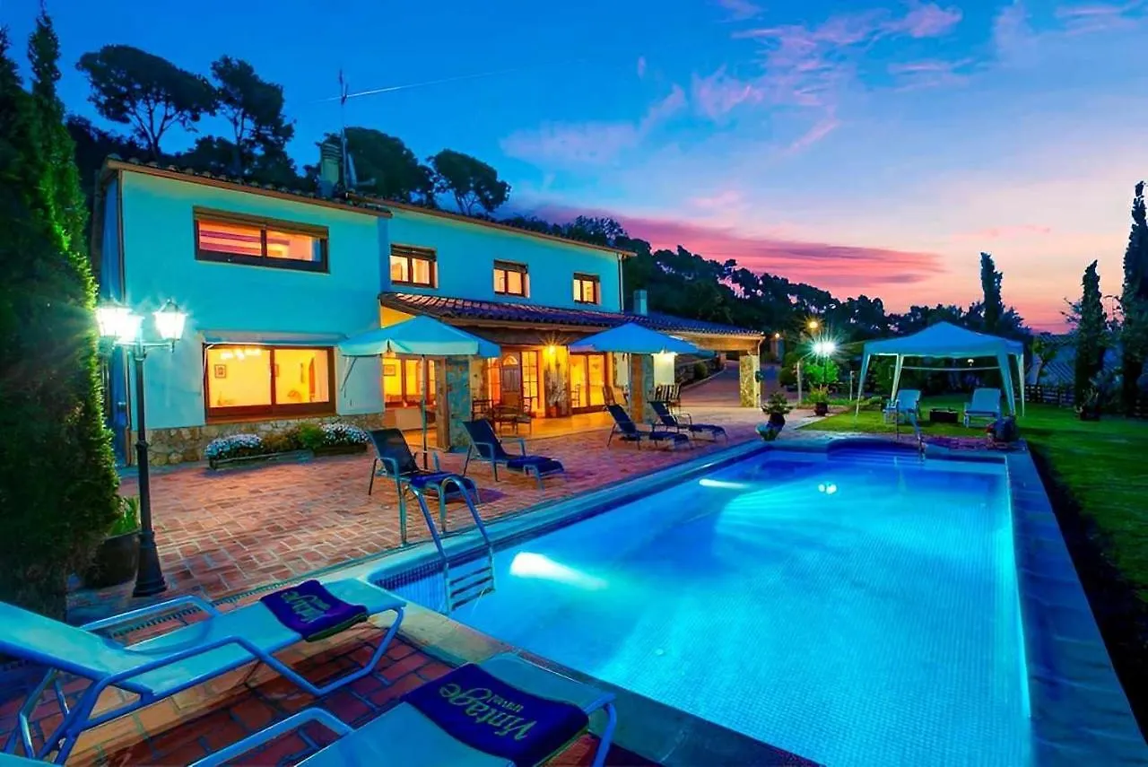 Holiday home Can Lari Chalet Vall-Llobrega