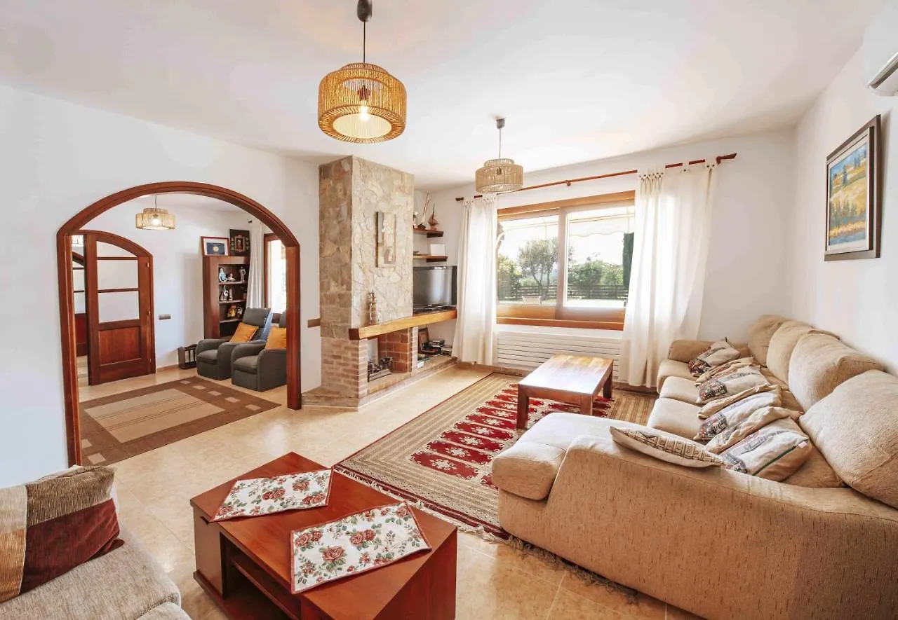 Holiday home Can Lari Chalet Vall-Llobrega